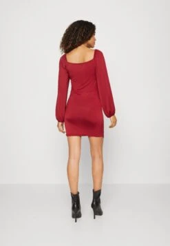 Wal G Trinity Mini - Jerseyjurk - Burgundy -Fashion Verkoop 029c0fd0a2694cd7814e2a8070b6953f