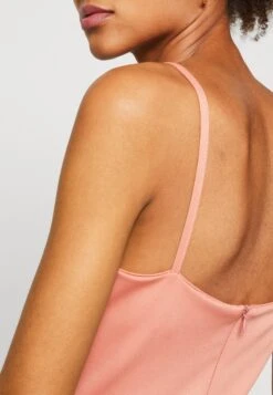 Wal G Galajurk - Dusty Pink -Fashion Verkoop 036f6ed95ca944b6b7aee77de1a165a3