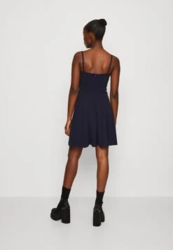 Wal G Vincent Skater Dress - Jerseyjurk - Navy Blue 10 Wal G Vincent Skater Dress - Jerseyjurk - Navy Blue -Fashion Verkoop 061d6465647b4d39944a5aa7d7d38399