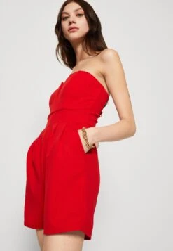 Wal G Christa V Neck Playsuit - Jumpsuit - Red -Fashion Verkoop 0e09df7ebea84cea9d03d0102f677f0d