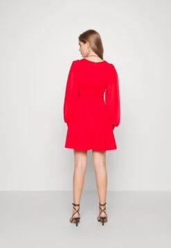 Kat Sleeve Dress - Cocktailjurk - Red -Fashion Verkoop 136b6b41000243ef91a43514cf301391