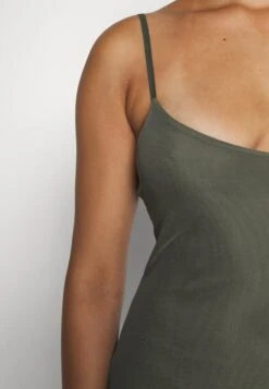 Wal G Sandy - Maxi-Jurk - Khaki Green 15 Wal G Sandy - Maxi-Jurk - Khaki Green -Fashion Verkoop 146faac7532047c29c97b5649e65339f