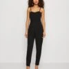 Wal G Hula - Jumpsuit - Black 2 Wal G Hula - Jumpsuit - Black -Fashion Verkoop 19a55e5da7434937ac6b1feb82167668