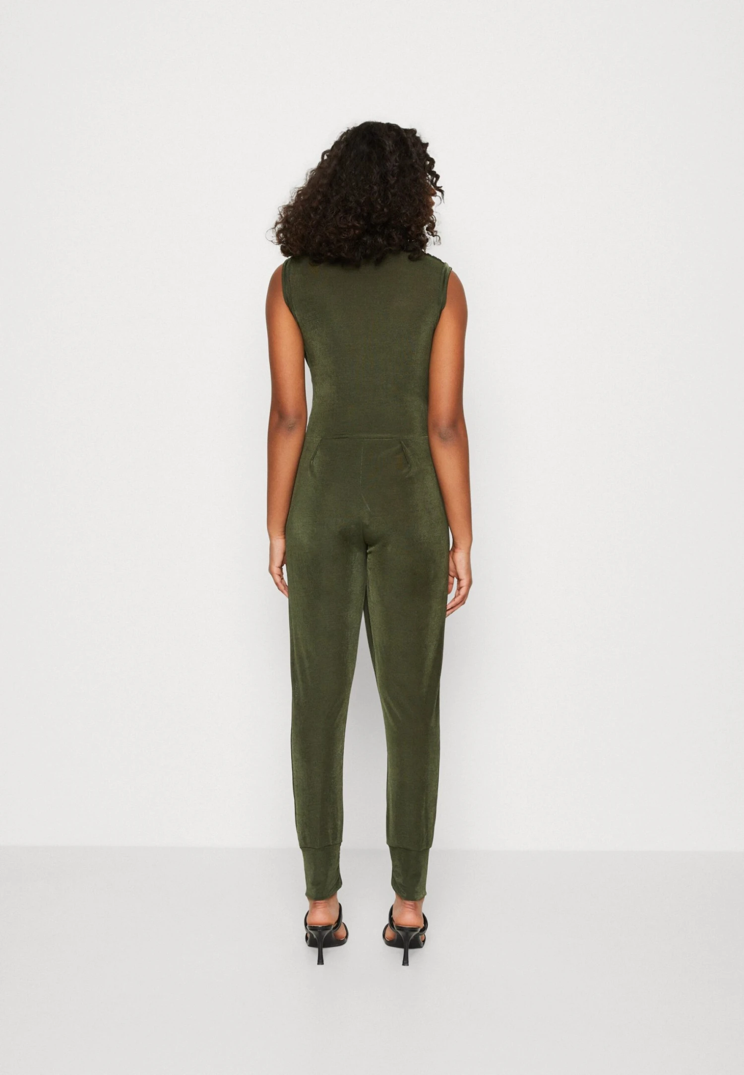 Wal G Ronny Slough Neck - Jumpsuit - Olive Green 5 Wal G Ronny Slough Neck - Jumpsuit - Olive Green - Afbeelding 3