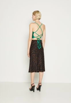 Wal G Milly Strappy - Top - Leaf Green -Fashion Verkoop 262b5b03691d47aa92ea233a8b25d6b0