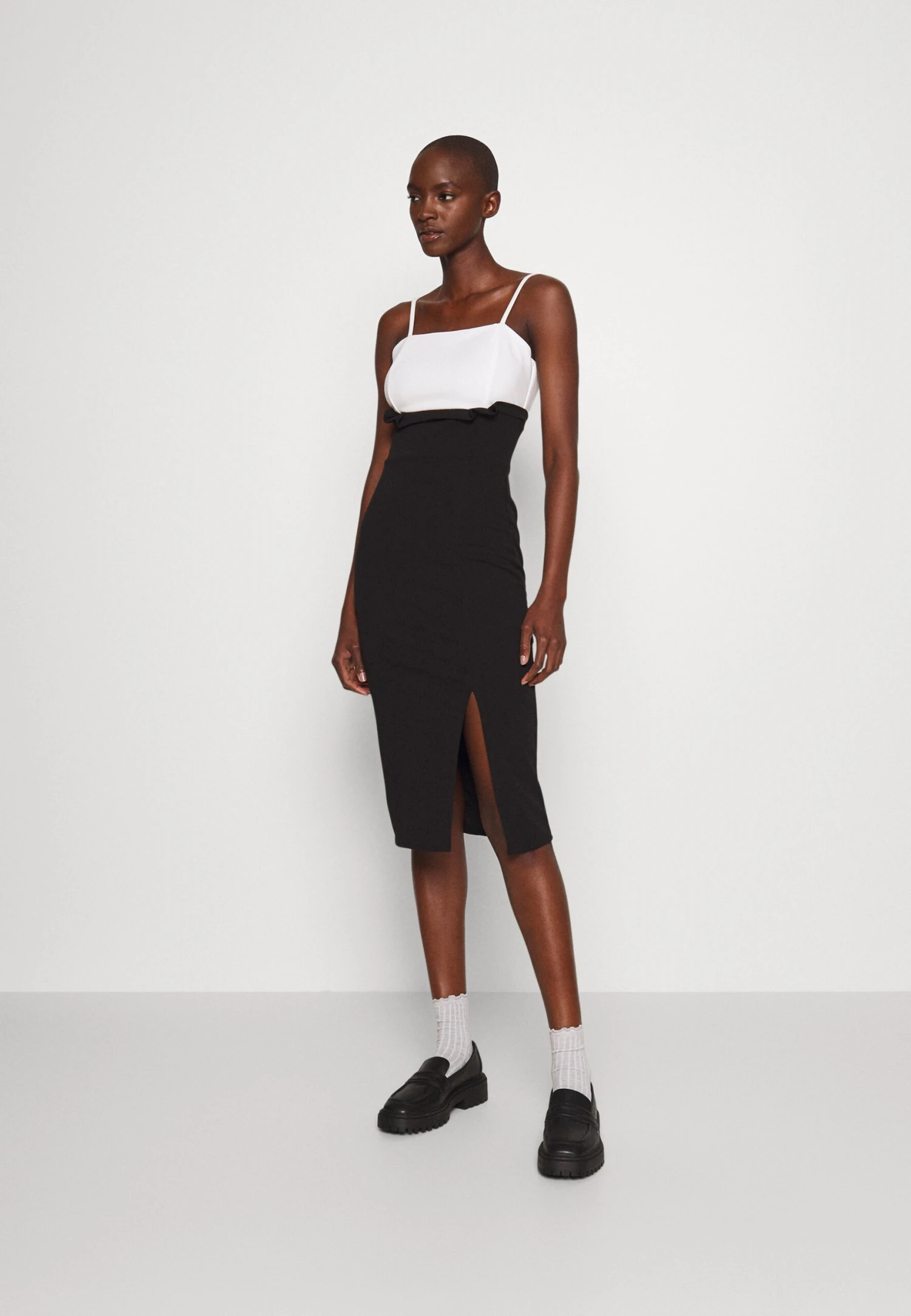 Janya - Jurk - Black/White 3 Janya - Jurk - Black/White