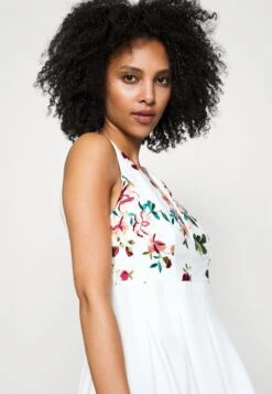 EmbroideredSkater - Jurk - White Floral 11 EmbroideredSkater - Jurk - White Floral -Fashion Verkoop 2fa4890c4f6148669c1b8cdd0cc86d7a