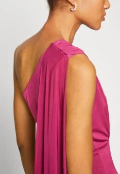 Wal G Cece Cape Sleeve- Jumpsuit - Magenta -Fashion Verkoop 34c64d21e9264909a6a3f2ba0080b689