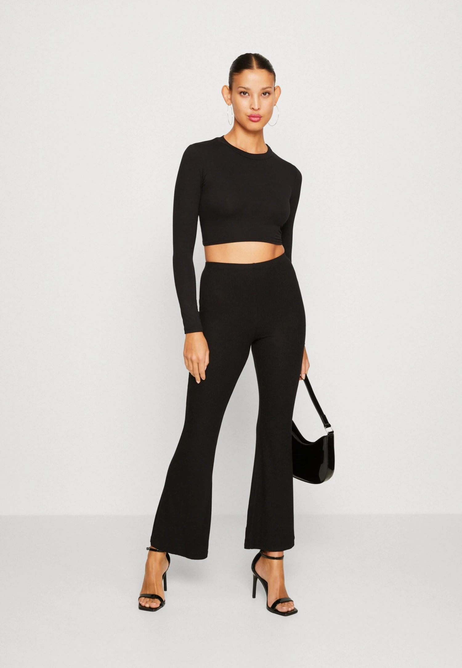 Wal G Roza Back Detail Crop - Longsleeve - Black 4 Wal G Roza Back Detail Crop - Longsleeve - Black - Afbeelding 2