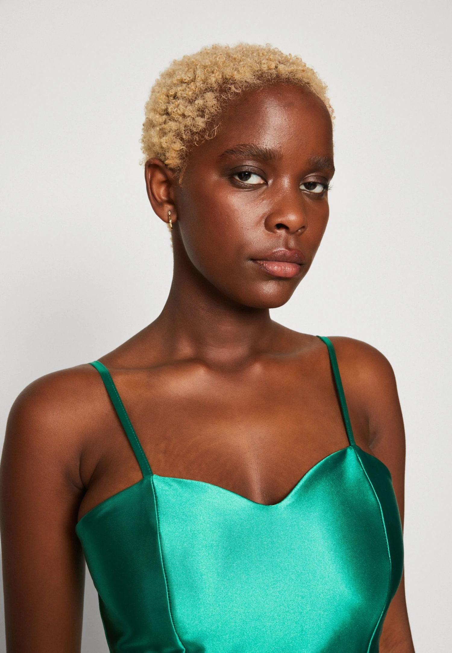 Wal G Daz Heart Neck Crop- Top - Leaf Green 6 Wal G Daz Heart Neck Crop- Top - Leaf Green - Afbeelding 4