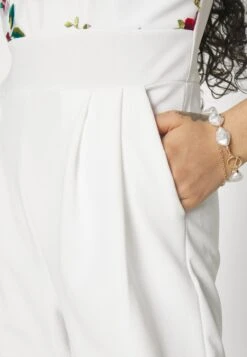 Contrast Plunge - Jumpsuit - White Floral -Fashion Verkoop 40eb1856092547d6a680379919329183