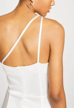 Wal G Chantal One Shoulder Maxi - Galajurk - White -Fashion Verkoop 42a9147b4e534b9a90f4b748fcd9dd0d