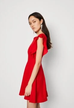 Wal G Lucia V Neck Frill Sleeve Skater Dress - Cocktailjurk - Red -Fashion Verkoop 45fa005a41d04fabbe2ce988d73a37da