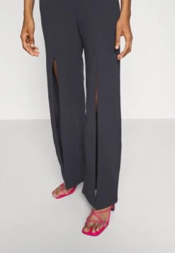 Alfo Cross Neck Jumpsuit - Jumpsuit - Navy Blue -Fashion Verkoop 4b4eca4618f04756b250b984ff5c824c