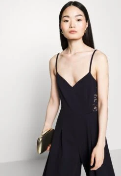 Laney Wide Leg - Jumpsuit - Navy Blue -Fashion Verkoop 4f788e86939f4b05bb00919d79559c7f