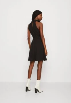 Wal G Annie Halter Skater - Jerseyjurk - Black -Fashion Verkoop 51f73d9d1e8840a7a55463b29ef49ab2