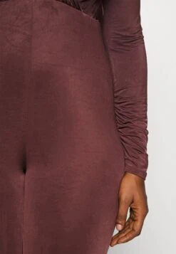 Curve Cece- Jumpsuit - Chocolate Brown -Fashion Verkoop 5867e24be1ff42bda785e0bb9b17b048