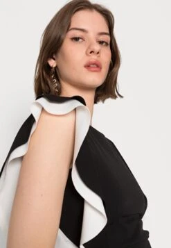 Wal G Kelly Ruffle Sleeve Midi Dress - Cocktailjurk - Black/White -Fashion Verkoop 5b4ea8f856714e00802b7e1ecf0d4e1f