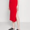 Wal G Reilly Rouched Midi Skirt - Kokerrok - Red 1 Wal G Reilly Rouched Midi Skirt - Kokerrok - Red -Fashion Verkoop 63afc2903e8f4b58914ea95b81492902