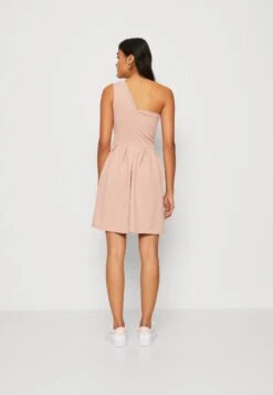 Wal G Vanya One Shoulder Skater Dress - Jerseyjurk - Blush Pink -Fashion Verkoop 65009a6adbac48b8a1d05bf529b17e1e