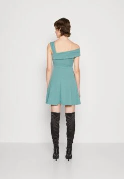 Wal G Noelle Off The Shoulder Skater - Jerseyjurk - Sage Green -Fashion Verkoop 6a3acf2444b3443baa33e42e220de42f