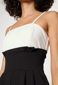 Wal G Janya Contrast Jumpsuit- Jumpsuit - Black/White -Fashion Verkoop 6bd8d82e73af49a9b93351a36e5be06f