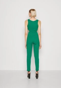 Wal G Marty Cut Out - Jumpsuit - Leaf Green 10 Wal G Marty Cut Out - Jumpsuit - Leaf Green -Fashion Verkoop 6d870bb42cff4619bd98c25d721e13b2