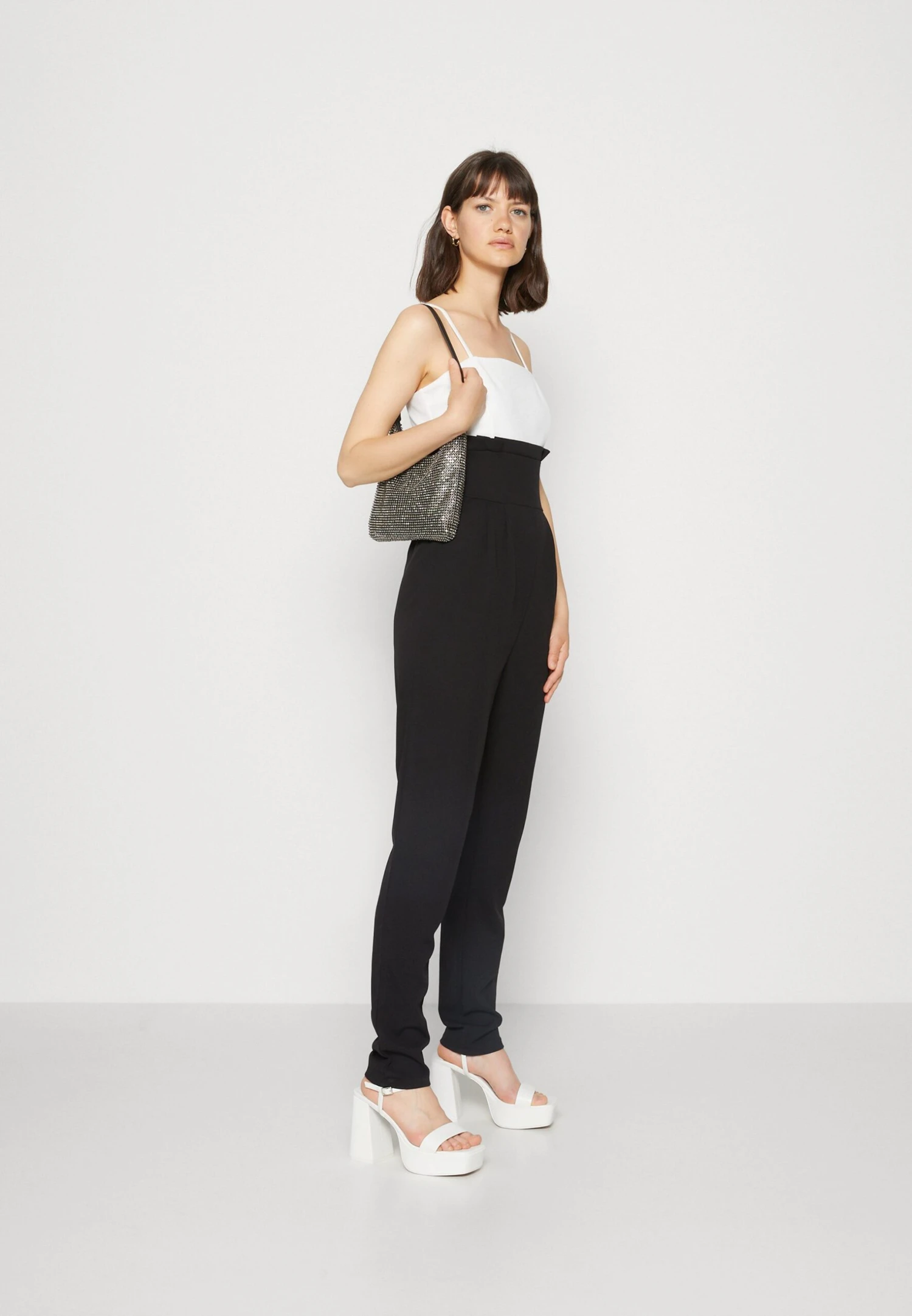 Wal G Janya Contrast - Jumpsuit - Black/White 4 Wal G Janya Contrast - Jumpsuit - Black/White - Afbeelding 2