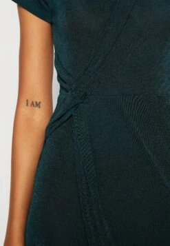 Wal G Wrap Midi Dress - Gebreide Jurk - Forest Green -Fashion Verkoop 71aaccf67fb34a36877bf738eace8045