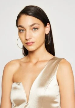 Wal G Evalina One Sleeve Maxi - Galajurk - Champagne -Fashion Verkoop 74a6dde286394af28f5dcc184f00701a