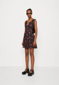 Wal G Valentines Elle Heart Skater - Jerseyjurk - Black/Red -Fashion Verkoop 76db74ca71de4e5f999d345e66c8e417