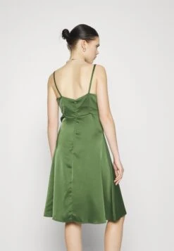 Wal G Dalia Cupped Midi - Jurk - Medow -Fashion Verkoop 7a1617e3f436434282139c4ed745c7d9