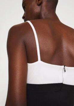 Janya - Jurk - Black/White 15 Janya - Jurk - Black/White -Fashion Verkoop 80e84d0a174e4333a851627d93caf6db