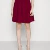 Wal G Zara Pleated Skater Skirt - A-Lijn Rok - Berry Wine -Fashion Verkoop 87d86a798315484dba4a98c96a8ad6f8