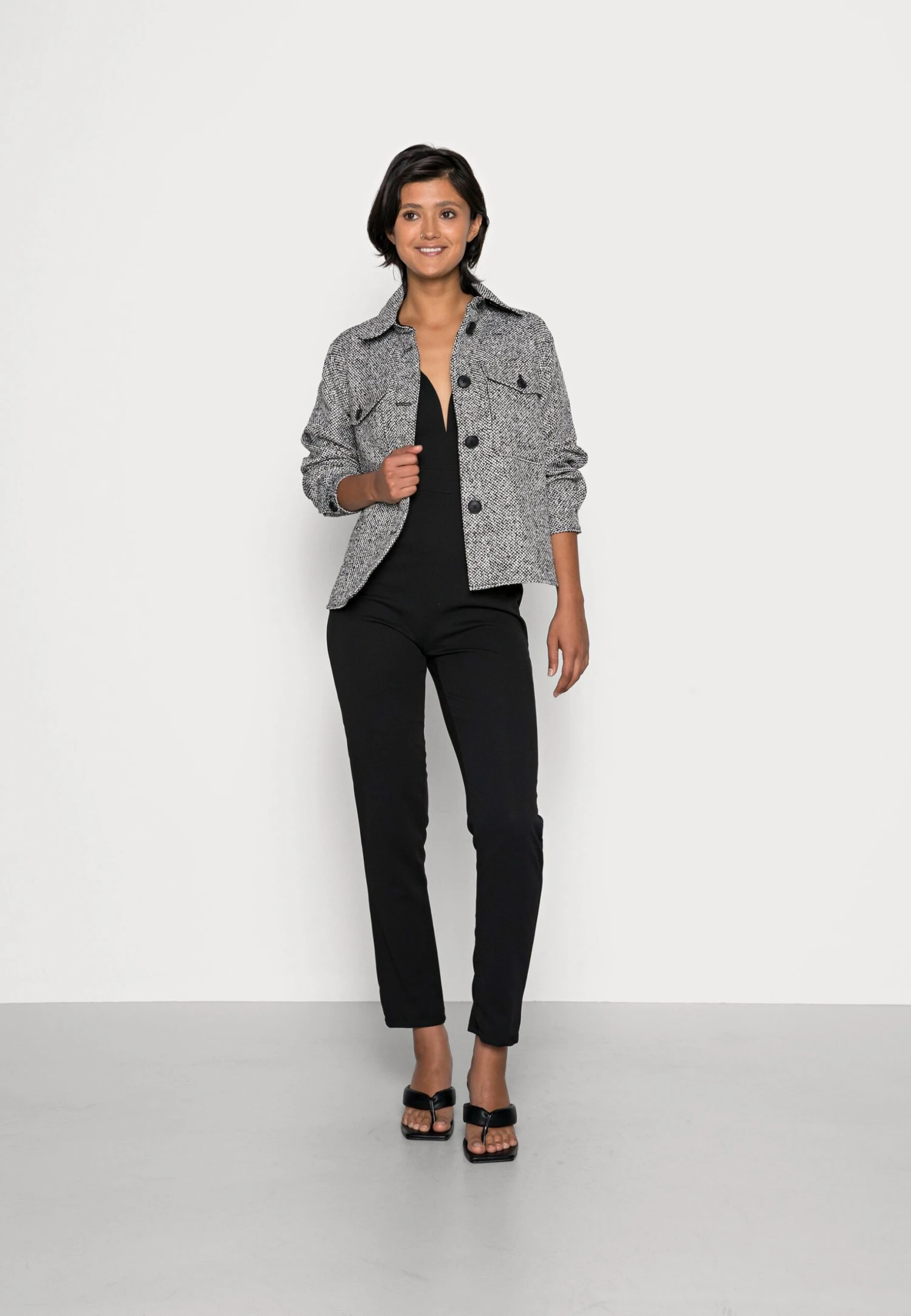 Wal G Nikita Cut Out - Jumpsuit - Black 4 Wal G Nikita Cut Out - Jumpsuit - Black - Afbeelding 2