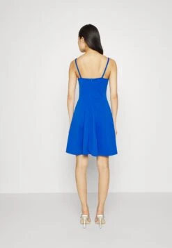 Wal G Vincent Skater Dress - Jerseyjurk - Electric Blue -Fashion Verkoop 8c76869de29c4e84bca88b728c844681