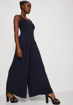 Wal G Rian Wide Leg Pleat - Jumpsuit - Navy Blue -Fashion Verkoop 8d9257d3dd194a69b12c59b701b66351