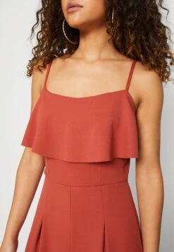Wal G Nora Ruffle - Jumpsuit - Burnt Orange -Fashion Verkoop 8ea8d3f2ff824f8781cc2e3090367f89