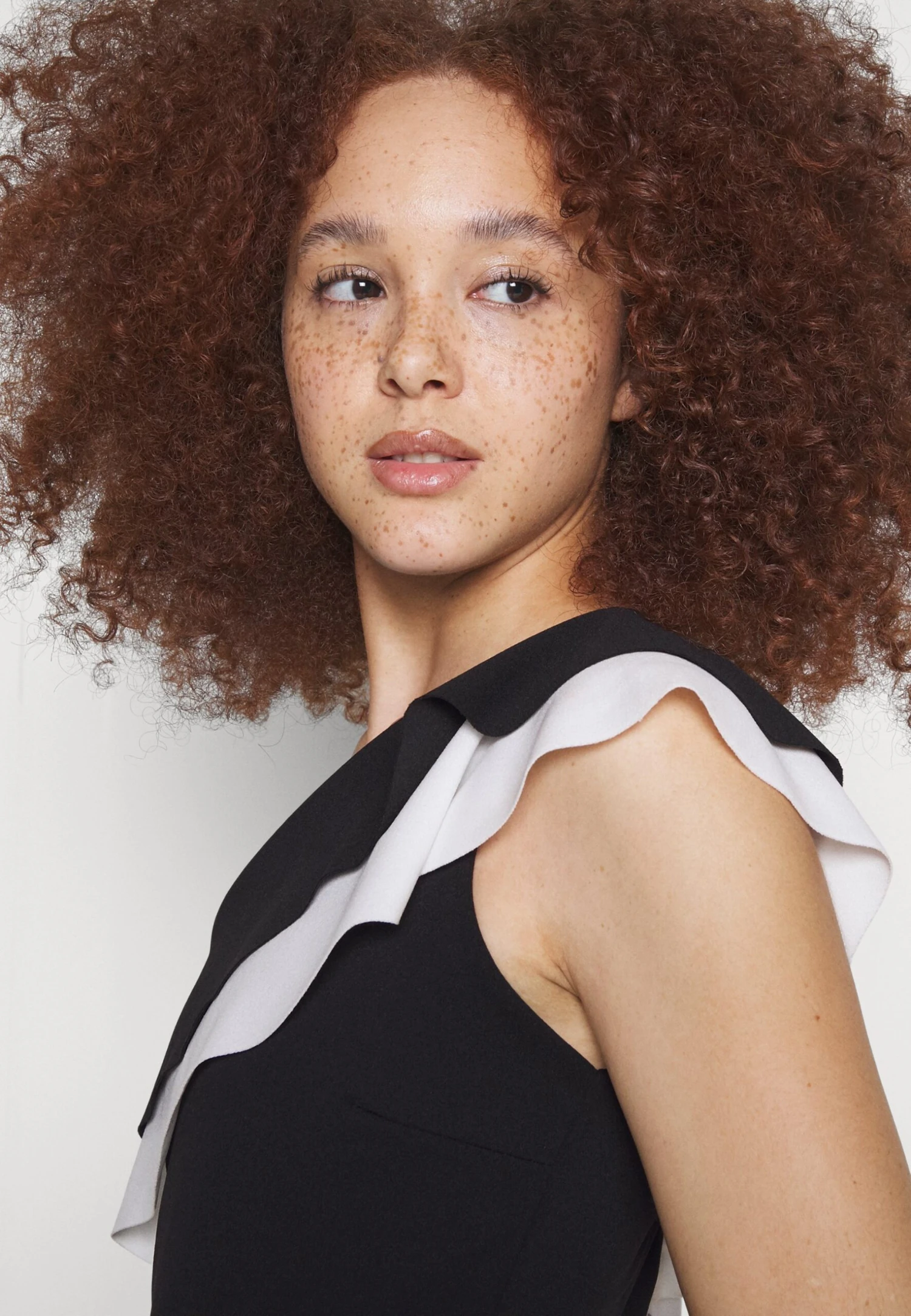 Wal G Smeena One Shoulder Midi - Jerseyjurk - Black/White 6 Wal G Smeena One Shoulder Midi - Jerseyjurk - Black/White - Afbeelding 4