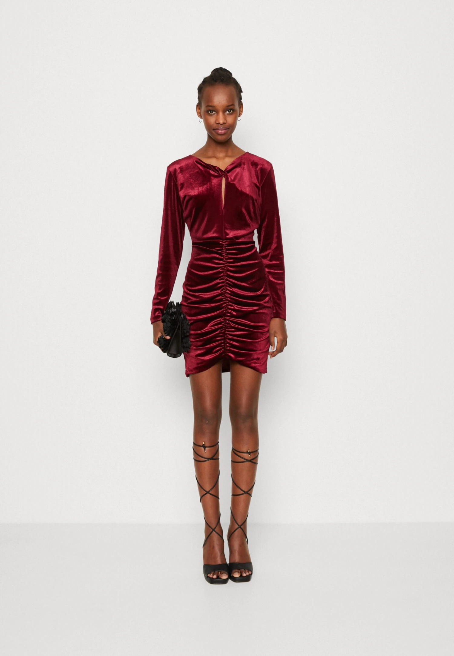 Wal G Valentines Dolly Cut Out Mini - Cocktailjurk - Wine 4 Wal G Valentines Dolly Cut Out Mini - Cocktailjurk - Wine - Afbeelding 2