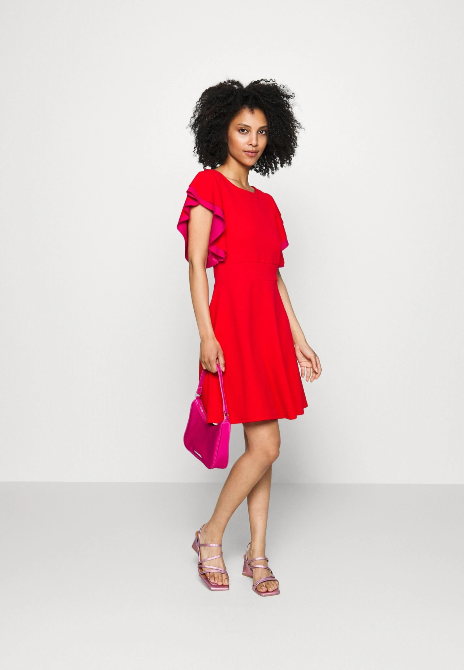 Max Ruffle Skater - Cocktailjurk - Red/Fuchsia 4 Max Ruffle Skater - Cocktailjurk - Red/Fuchsia - Afbeelding 2
