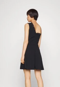 Penelope Lace Skater - Cocktailjurk - Black -Fashion Verkoop b574e3efebff4e31bee4c431d799bd99