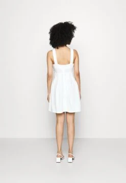 EmbroideredSkater - Jurk - White Floral 10 EmbroideredSkater - Jurk - White Floral -Fashion Verkoop bc0c36a1785149bd8f64011b57917ebb