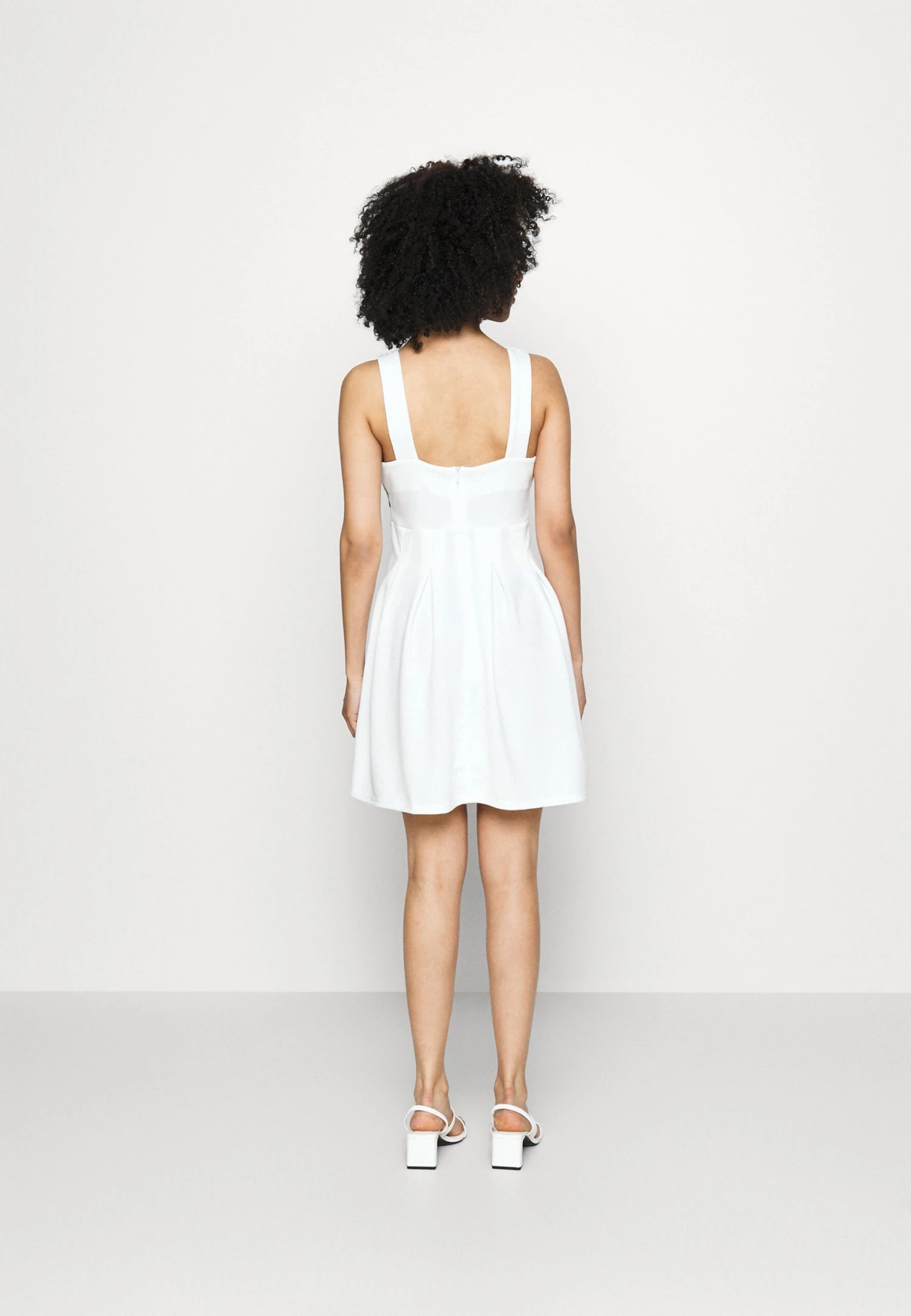 EmbroideredSkater - Jurk - White Floral 5 EmbroideredSkater - Jurk - White Floral - Afbeelding 3