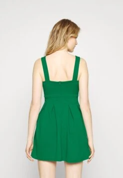Wal G Pleated Fit And Flare - Cocktailjurk - Leaf Green -Fashion Verkoop c390d2a0192e46f29d4d8ac0334d796b