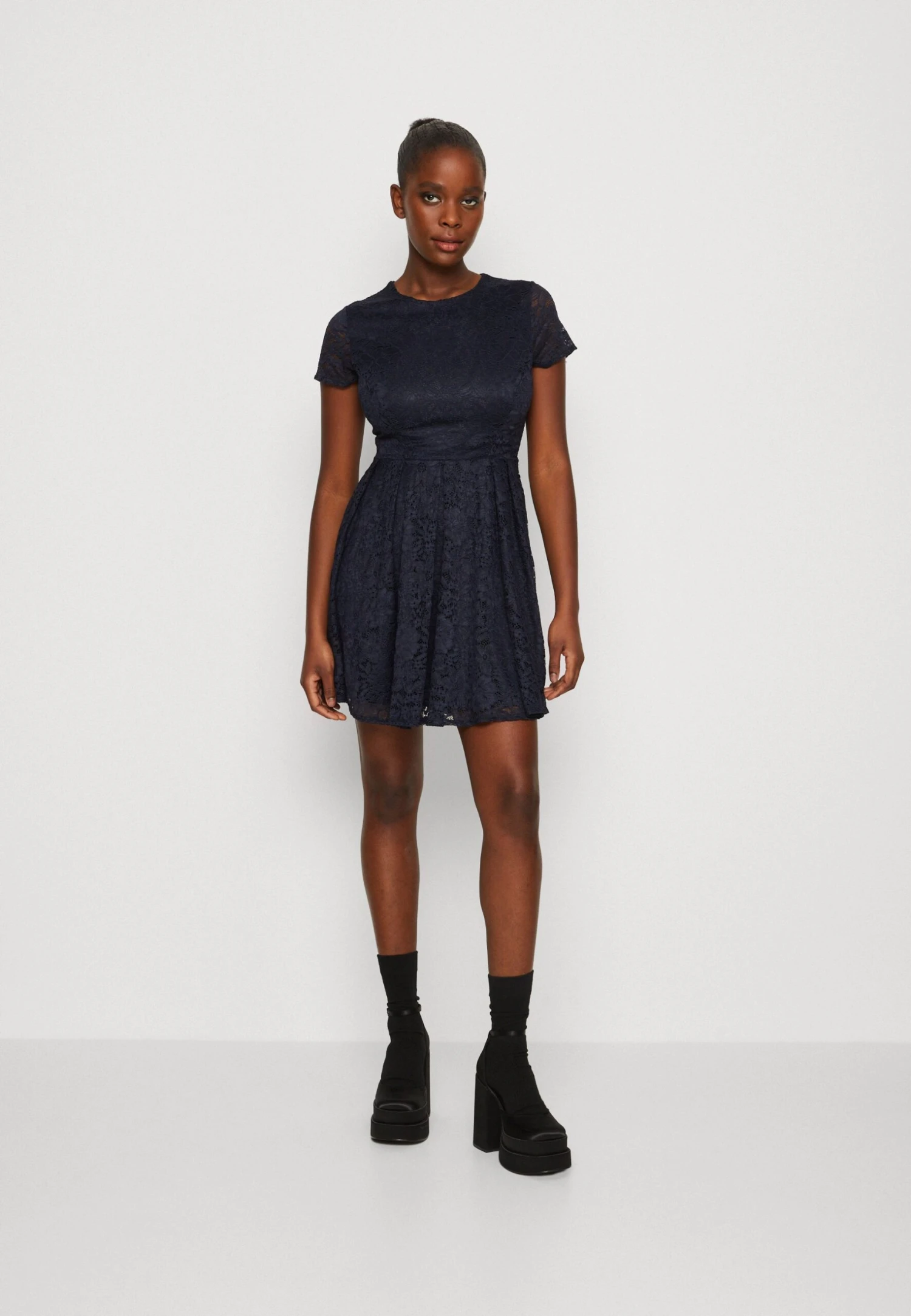 Wal G Leona Skater Dress - Cocktailjurk - Navy Blue 3 Wal G Leona Skater Dress - Cocktailjurk - Navy Blue