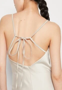 Wal G Wedding Juliette Gown - Galajurk - Champagne -Fashion Verkoop cc5ce62f8c82407f86b47045000f214a