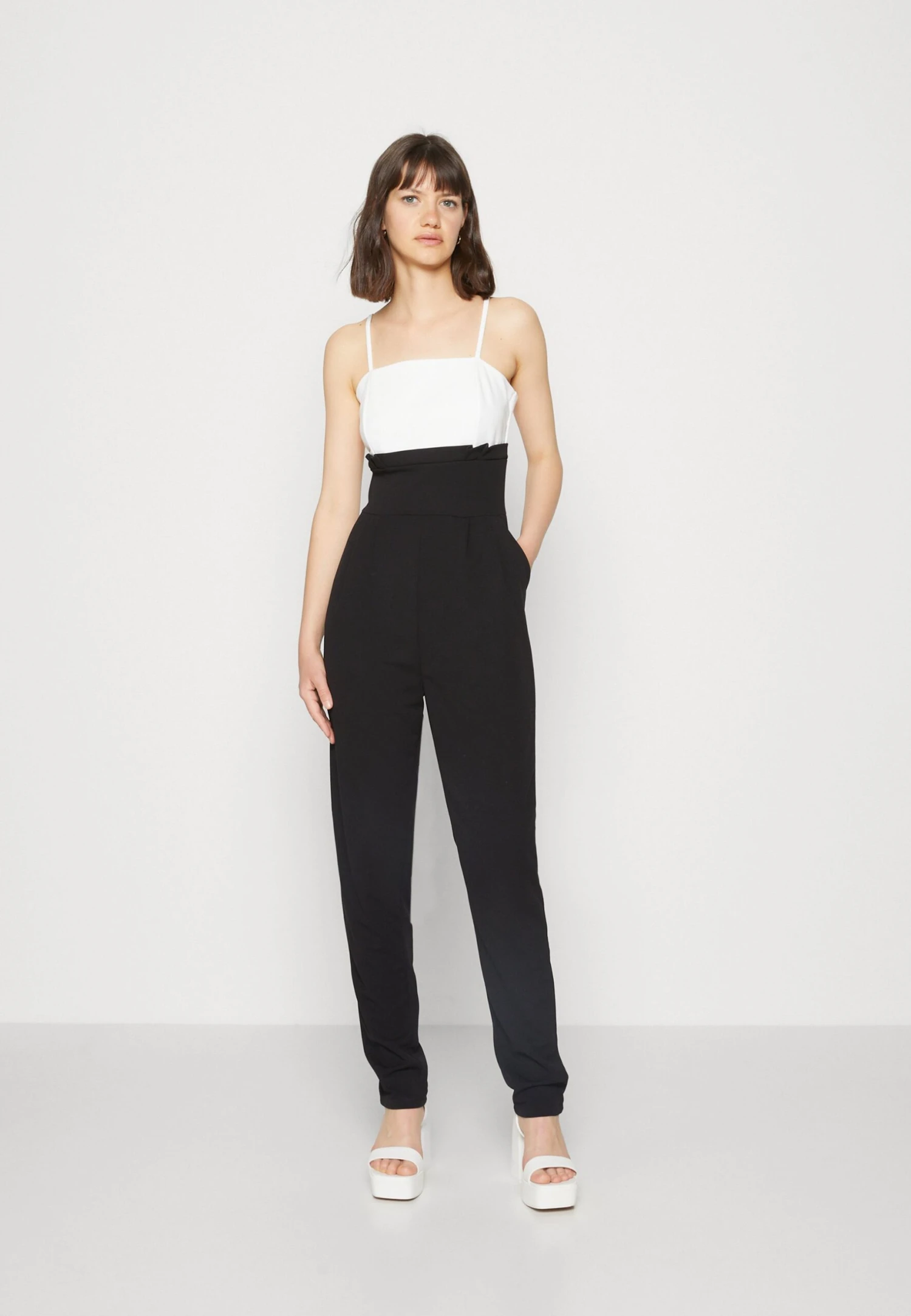 Wal G Janya Contrast - Jumpsuit - Black/White 3 Wal G Janya Contrast - Jumpsuit - Black/White
