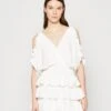 Wal G Cruise Collection Sanjila Ruffle Dress - Jurk - White -Fashion Verkoop d153a73c67714dc789db444528ff3d66