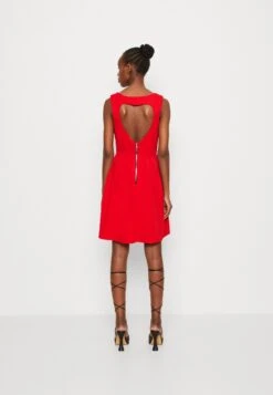 Wal G Valentines Holly Heart Cut Out Skater - Cocktailjurk - Red -Fashion Verkoop d5a9ff880e1343b48eb1f6616730b40d